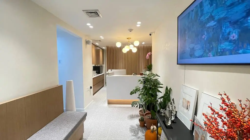 Madison Dental Loft - Professional dental clinic exterior with modern facilities
