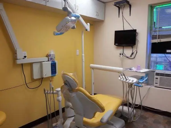 82nd St. Dental - Professional dental clinic exterior with modern facilities