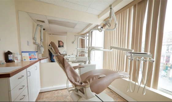 Pura Dental Center 82nd St. - Professional dental clinic exterior with modern facilities