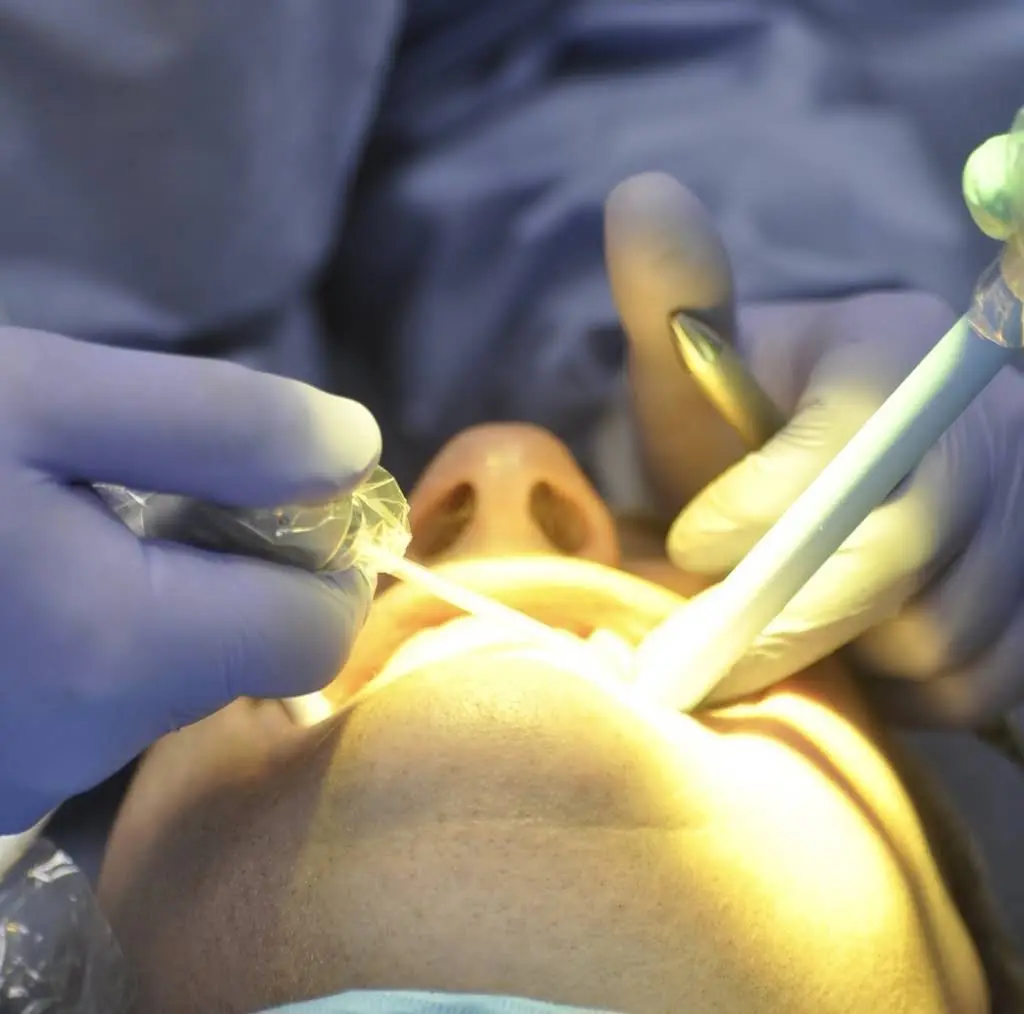 Achury Dental - Professional dental clinic exterior with modern facilities