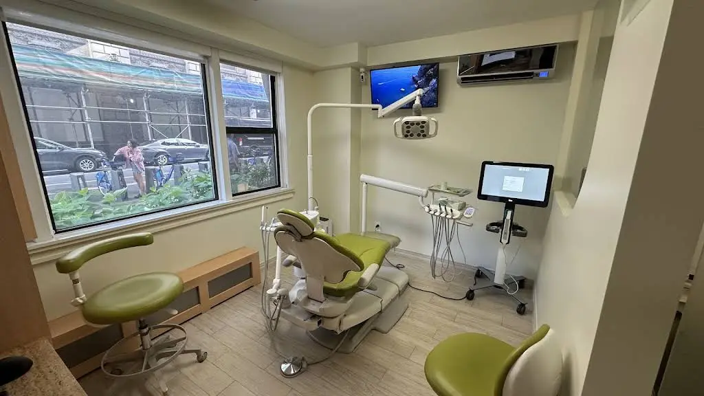 Dr. K Dental: Dr. Kuznetsov - Professional dental clinic exterior with modern facilities