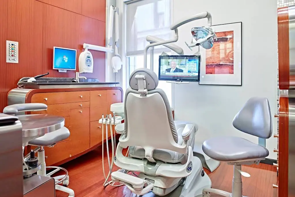 iSmile - Professional dental clinic exterior with modern facilities
