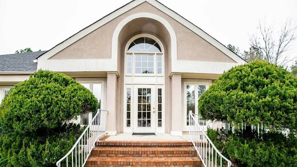 Dental Center West - Professional dental clinic exterior with modern facilities