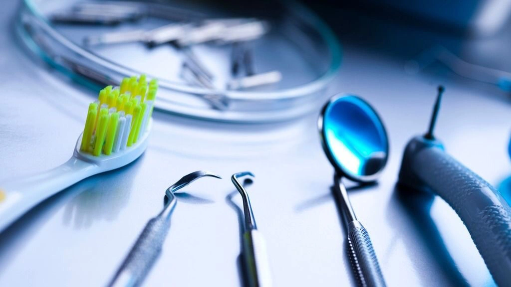Howe Dental Associates - Professional dental clinic exterior with modern facilities
