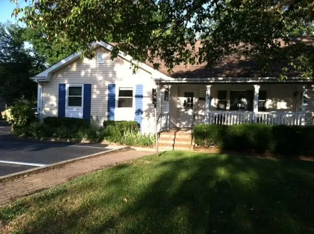 Middletown Dental - Professional dental clinic exterior with modern facilities