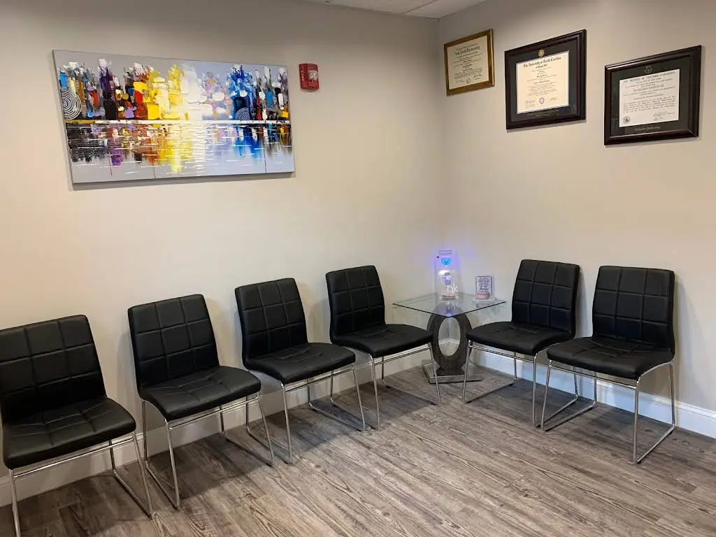 Diamond Dental Manhattan - Professional dental clinic exterior with modern facilities