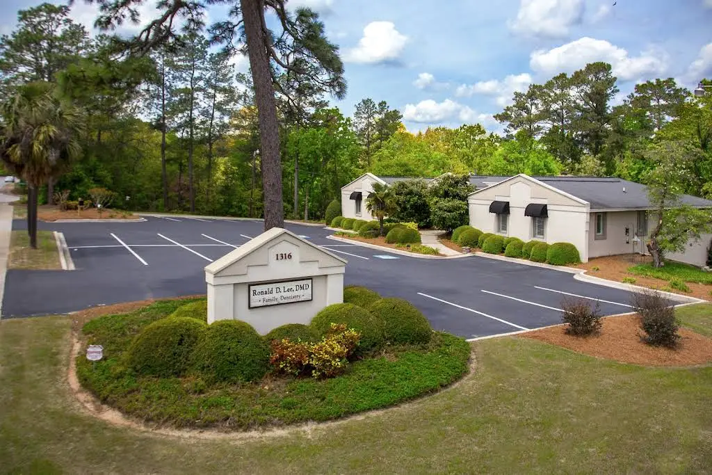 Bela Family Dentistry - Professional dental clinic exterior with modern facilities