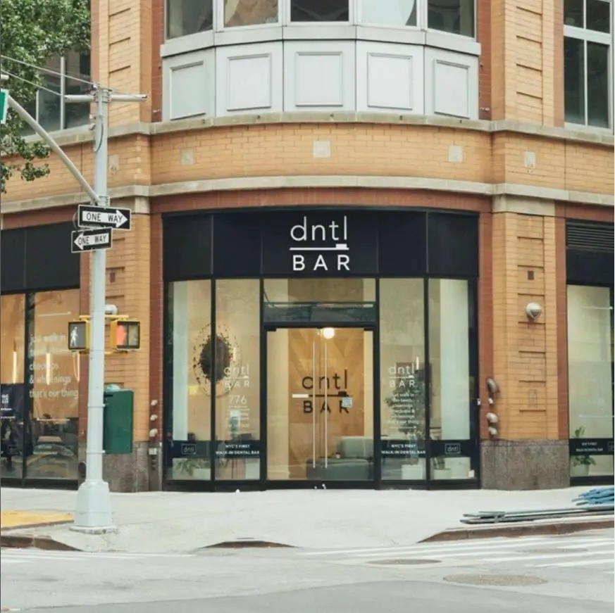 dntl bar - Chelsea - Professional dental clinic exterior with modern facilities