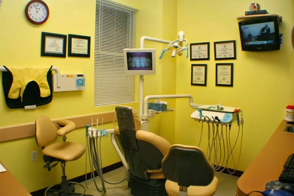 Bright White Dental of Fresh Meadows