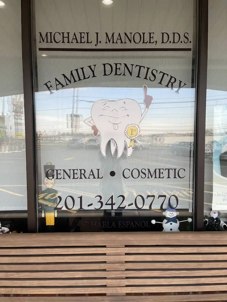 Manole Dentistry - Professional dental clinic exterior with modern facilities