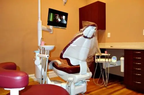 AesthetiCare Dental - Professional dental clinic exterior with modern facilities