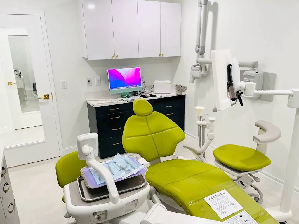 Prosth & Co. Dental - Professional dental clinic exterior with modern facilities