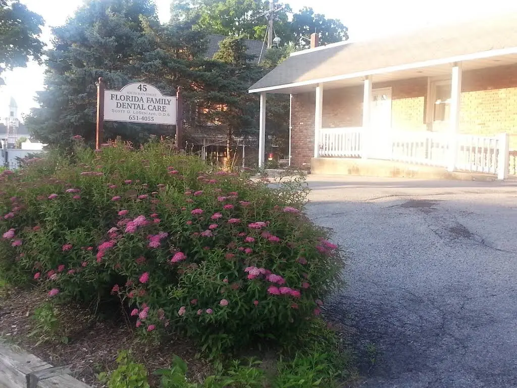 Florida Family Dental Care - Professional dental clinic exterior with modern facilities