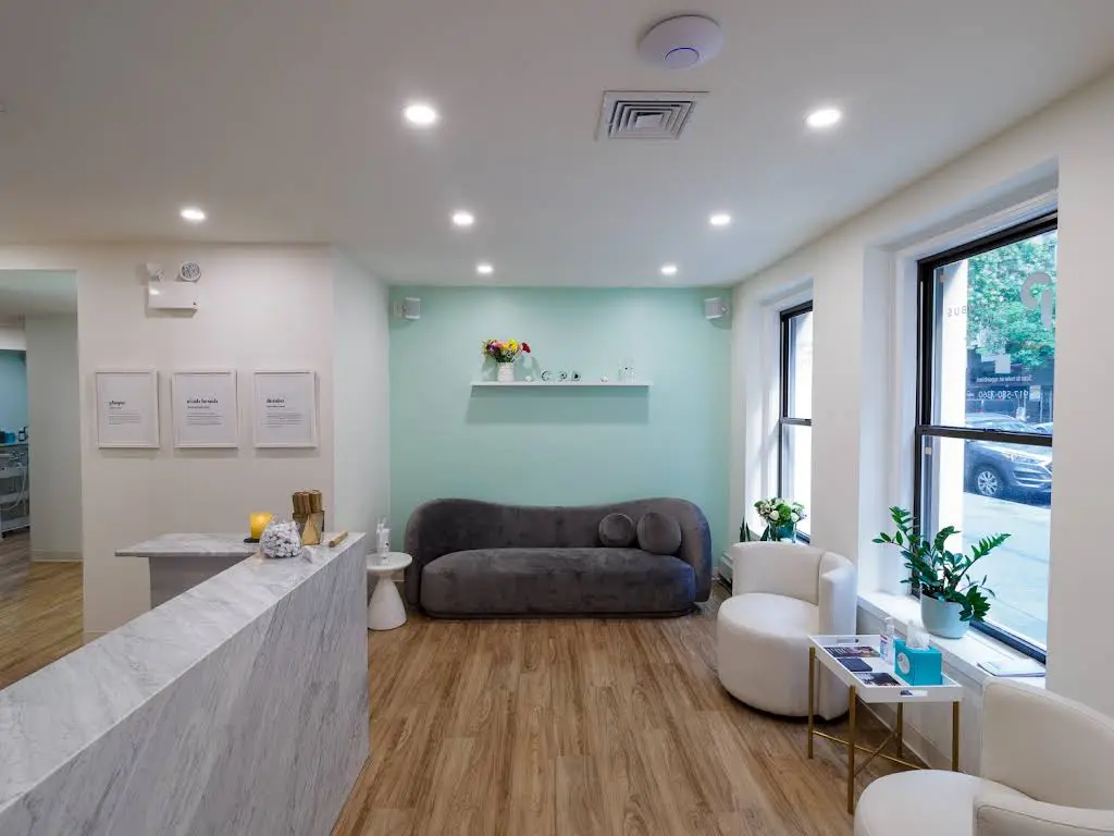 Columbus Park Dental - Professional dental clinic exterior with modern facilities
