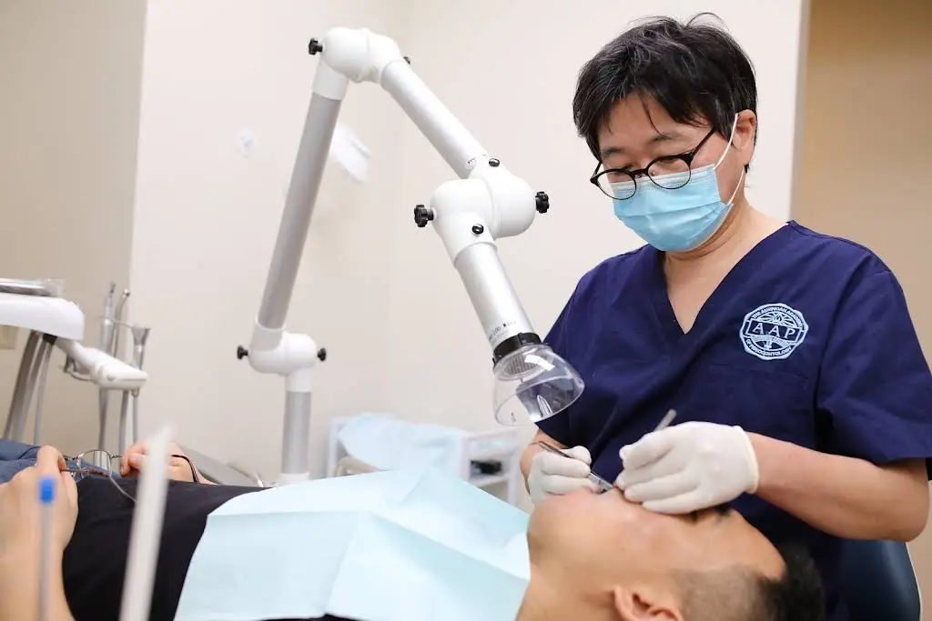 Discount Dental Office - Professional dental clinic exterior with modern facilities