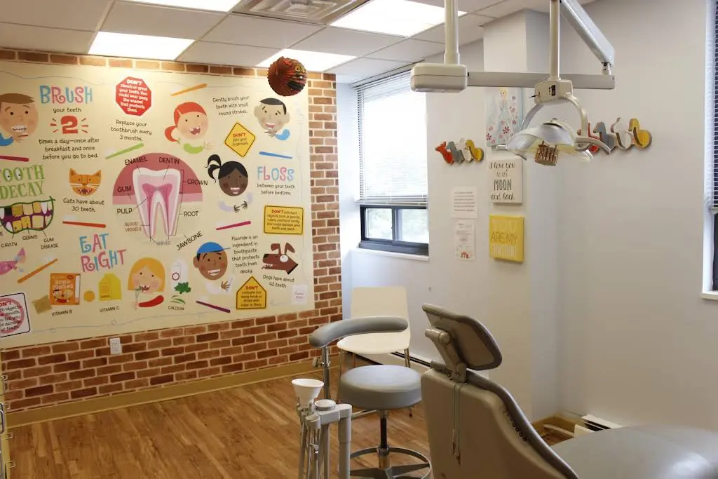 Island Pediatric Dentistry - Professional dental clinic exterior with modern facilities