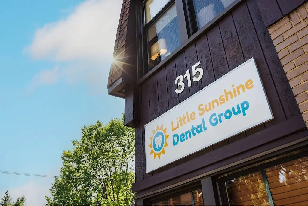 Little Sunshine Dental Group - Professional dental clinic exterior with modern facilities