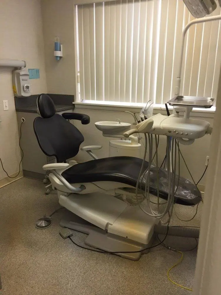Dumont Dentist
