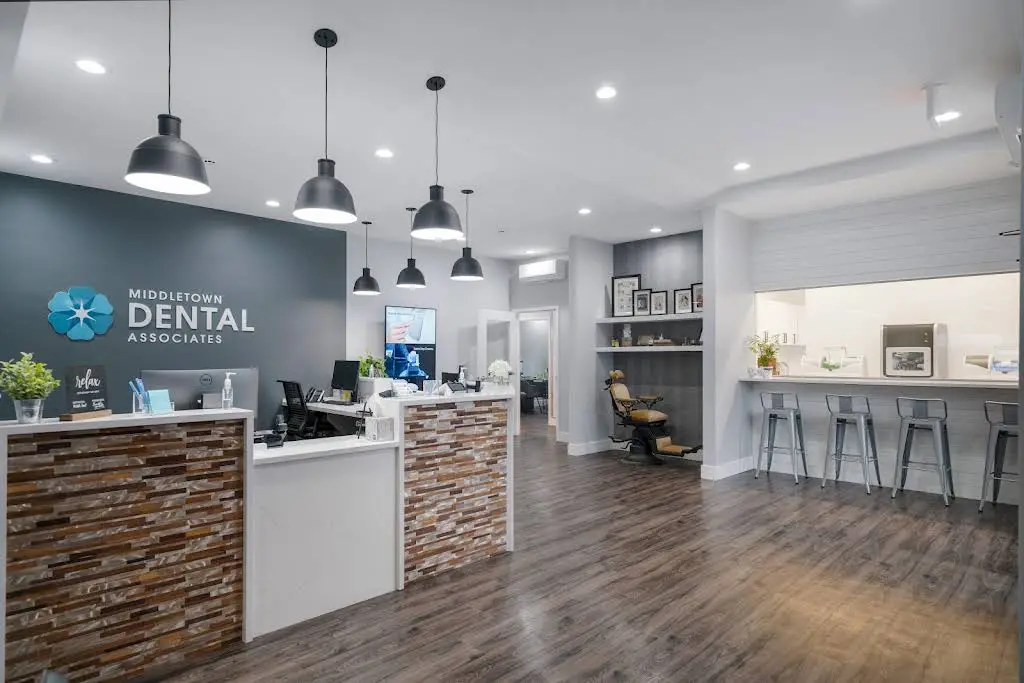Middletown Dental Associates - Professional dental clinic exterior with modern facilities