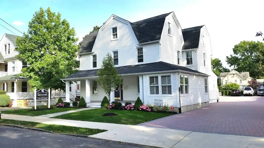 Squan Family Dentistry - Professional dental clinic exterior with modern facilities
