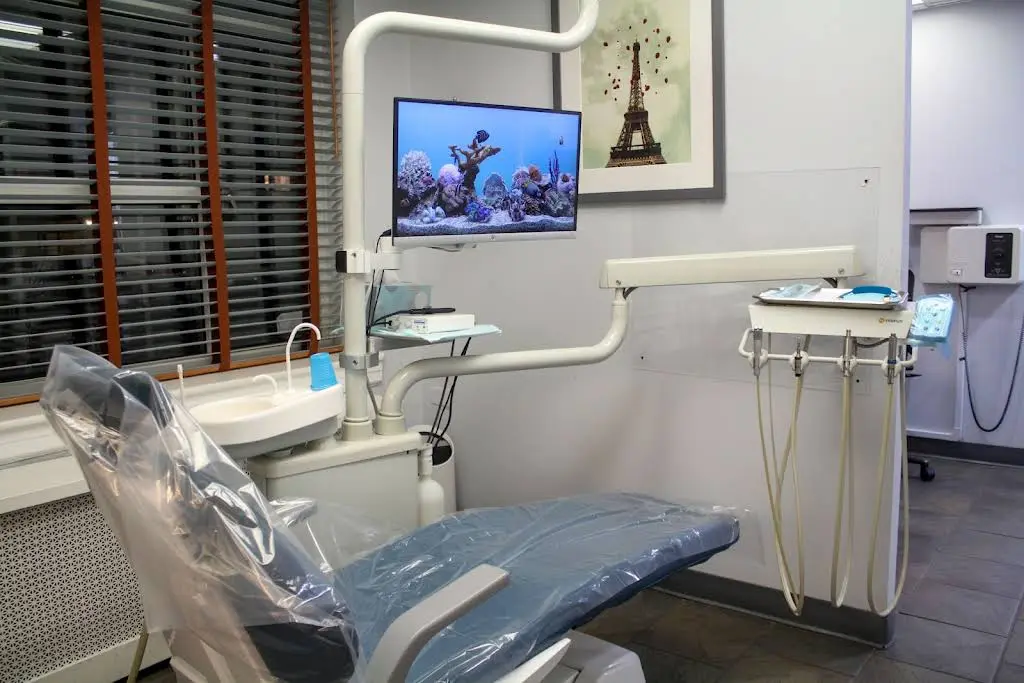 86th Street Dental Center - Professional dental clinic exterior with modern facilities