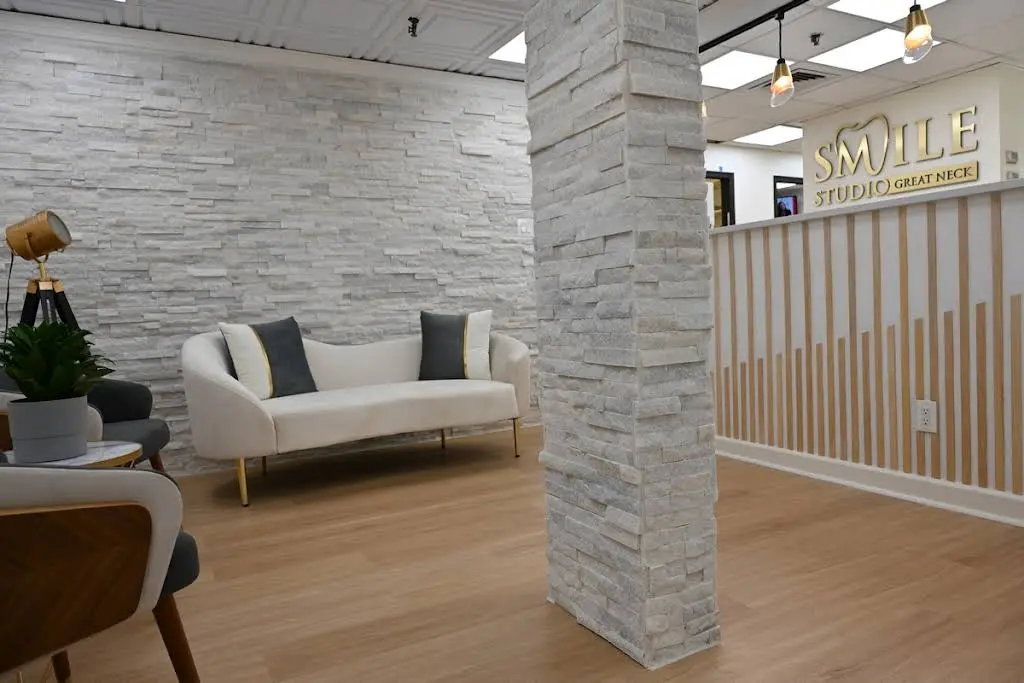 Smile Studio of Great Neck - Professional dental clinic exterior with modern facilities
