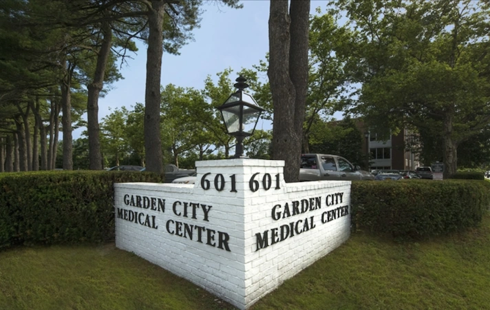 Garden City Endodontics - Professional dental clinic exterior with modern facilities