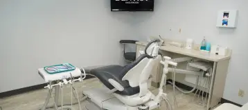 The Town Dentist: Englewood Emergency Dental and Implant Center