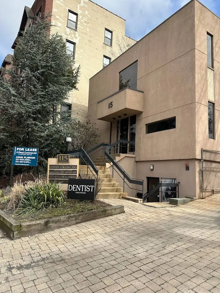 The Town Dentist: Englewood Emergency Dental and Implant Center