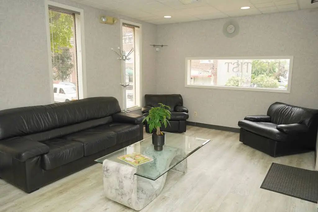 The Town Dentist: Englewood Emergency Dental and Implant Center