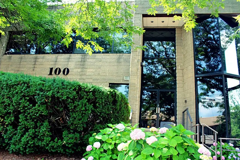 Dadaian Dental - Professional dental clinic exterior with modern facilities