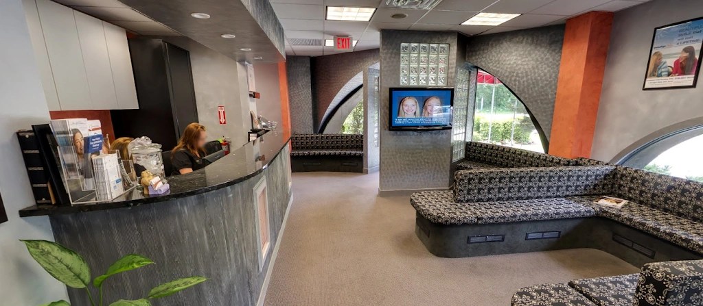 Dr. Jacquie Smiles - Professional dental clinic exterior with modern facilities
