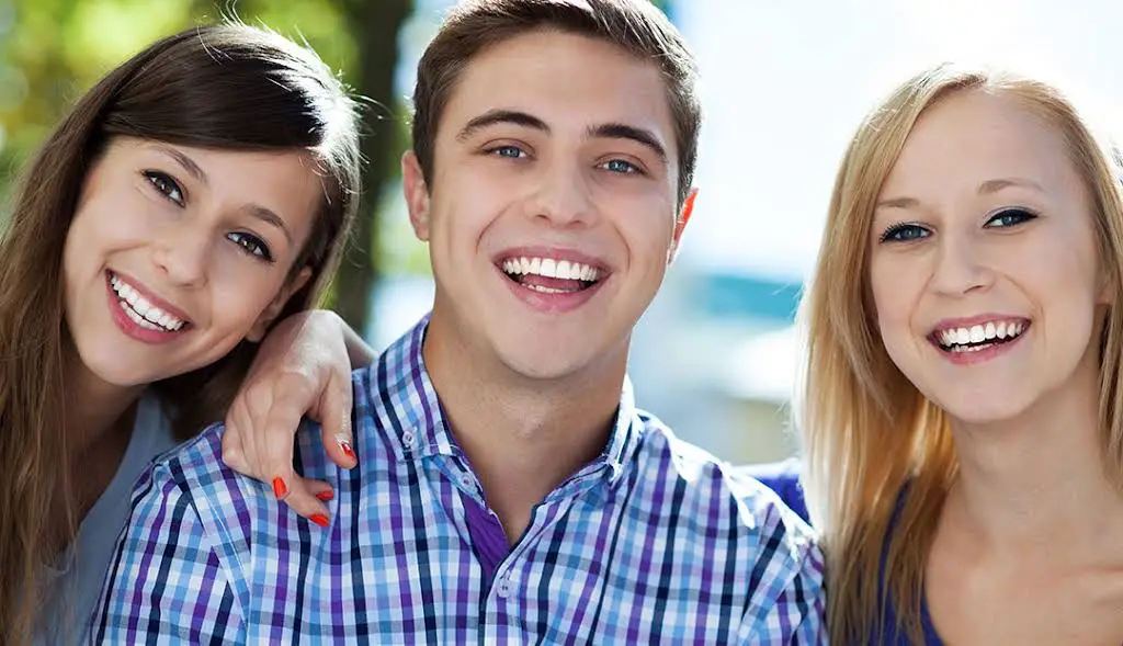 Bral Dentistry - Professional dental clinic exterior with modern facilities