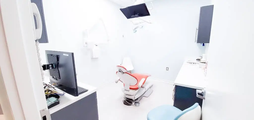 Broadway Dental Group - Professional dental clinic exterior with modern facilities