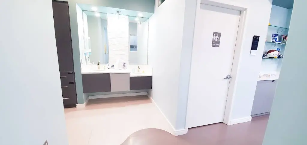 Broadway Dental Group