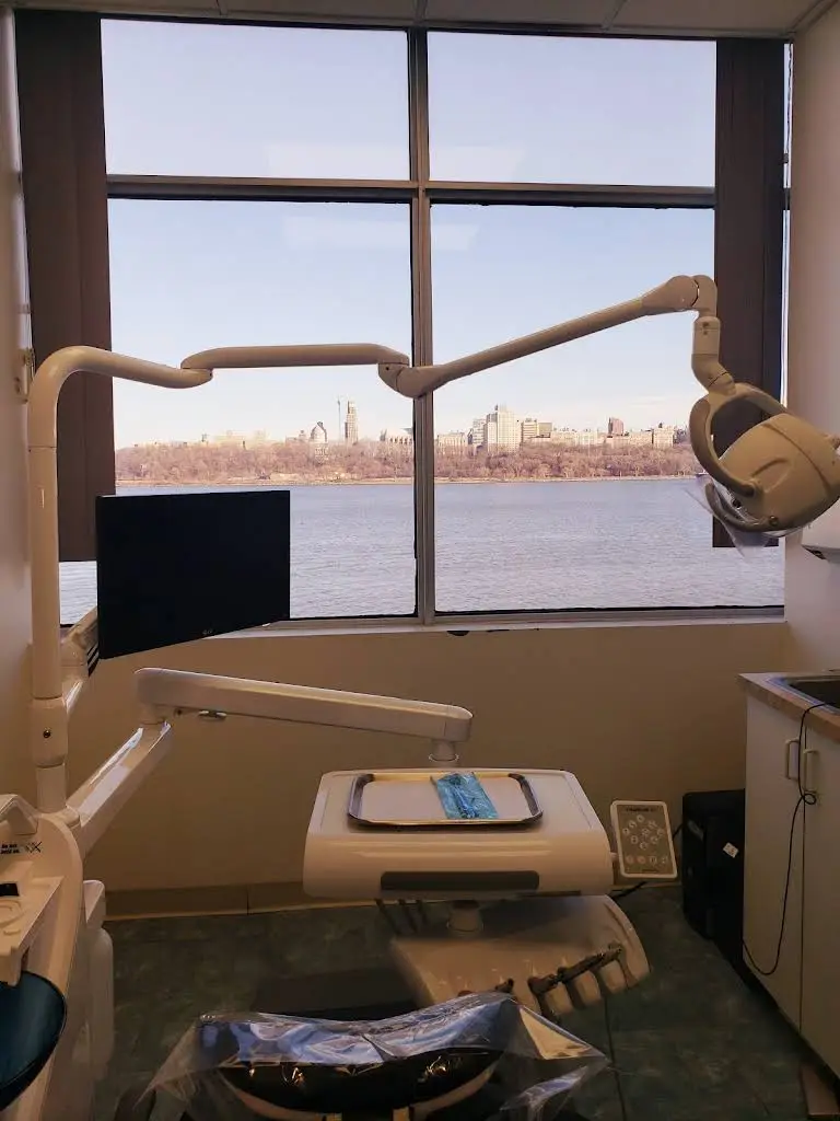 Dental & Implant Center of Edgewater