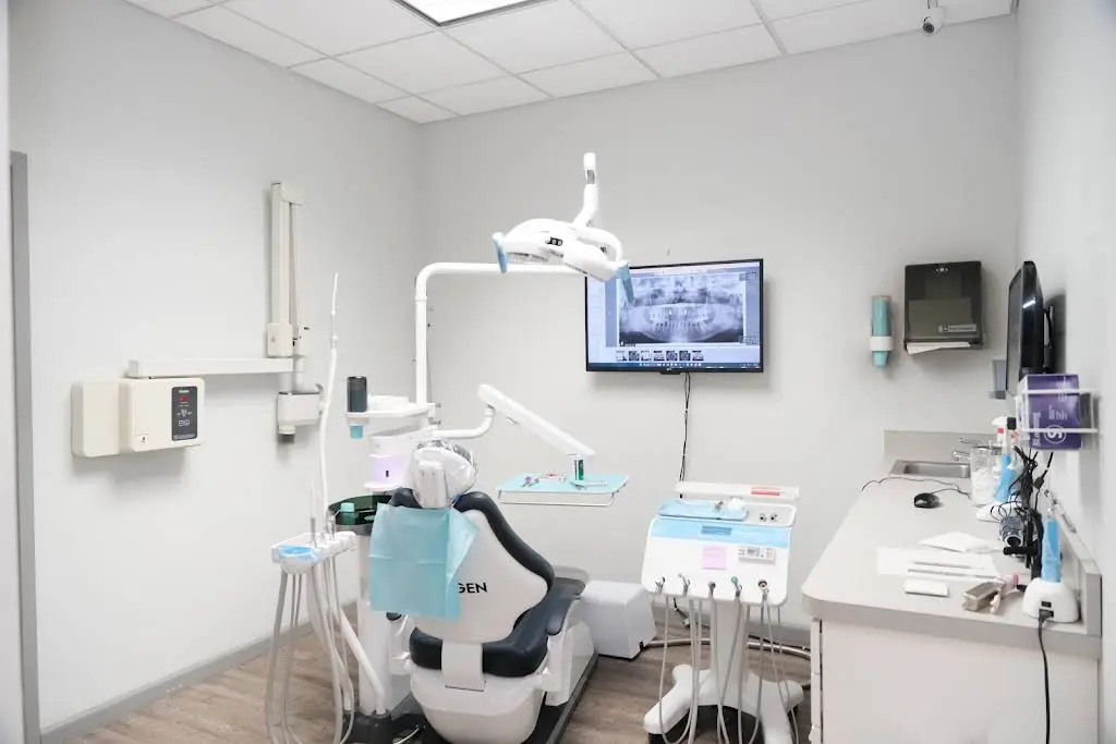 Plaza Dental Implant Center
