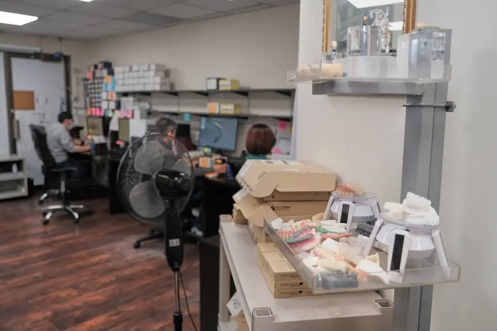 Plaza Dental Implant Center