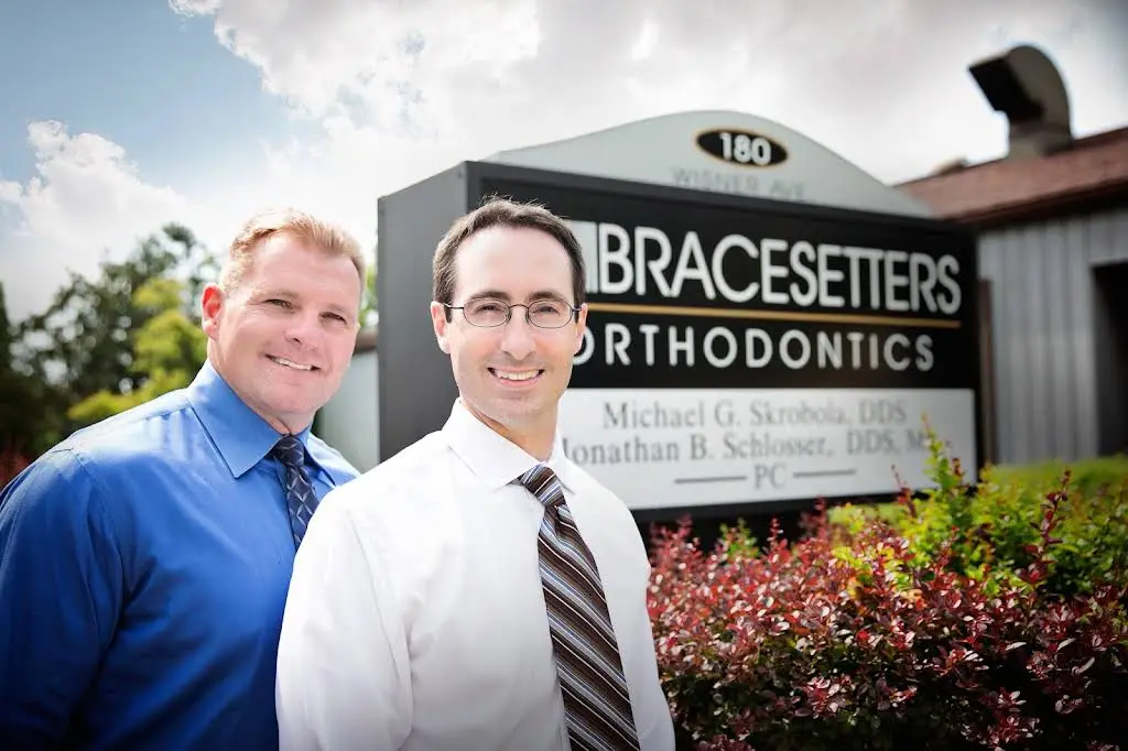 Bracesetters Orthodontics - Professional dental clinic exterior with modern facilities