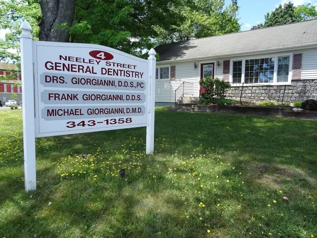 Drs. Giorgianni, DDS PC