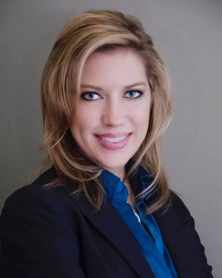 Kelli Brady DDS - Professional dental clinic exterior with modern facilities