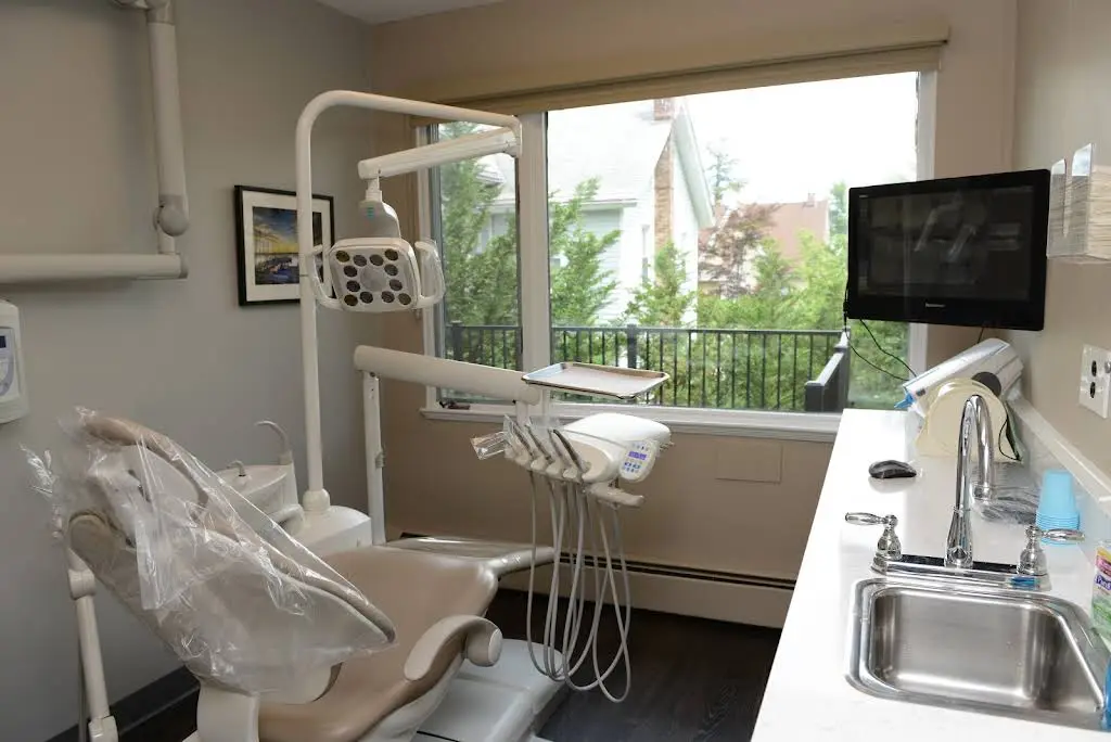 Nyack Smiles: Jacob Wallach DDS, P.C. - Professional dental clinic exterior with modern facilities