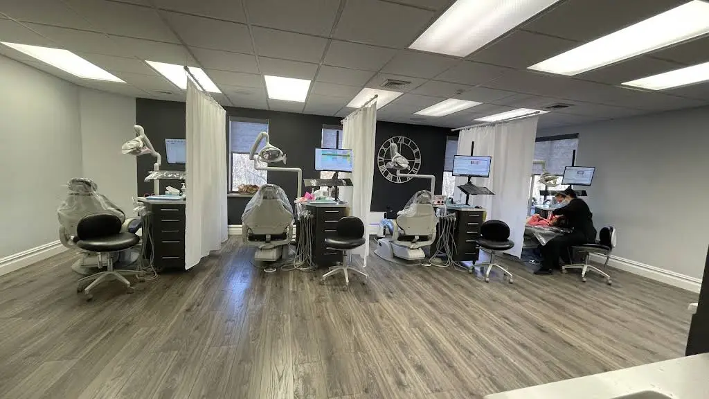 Bergen Orthodontics - Professional dental clinic exterior with modern facilities