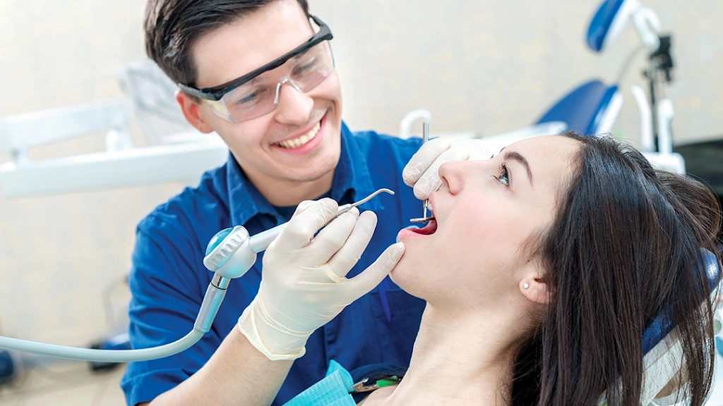 Dr. Evan Goldstein Family & Cosmetic Dentistry - Professional dental clinic exterior with modern facilities