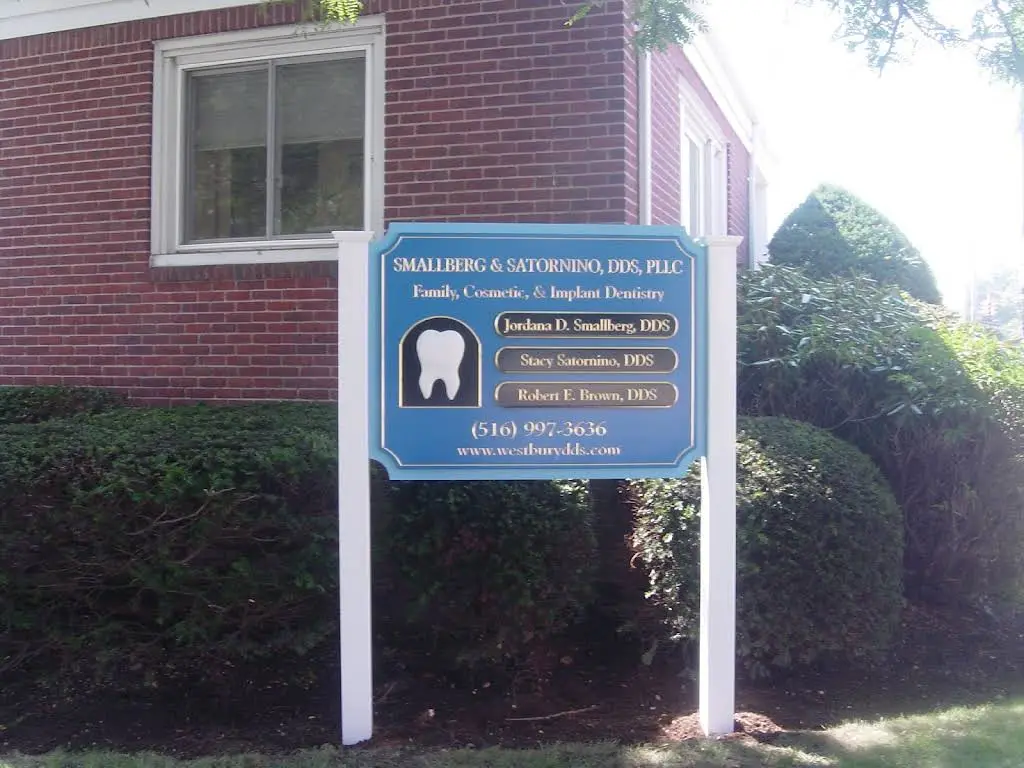 Smallberg & Satornino, DDS, PLLC - Professional dental clinic exterior with modern facilities