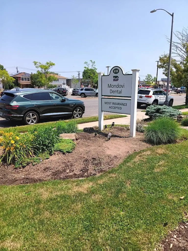 Mondovi Dental - Professional dental clinic exterior with modern facilities