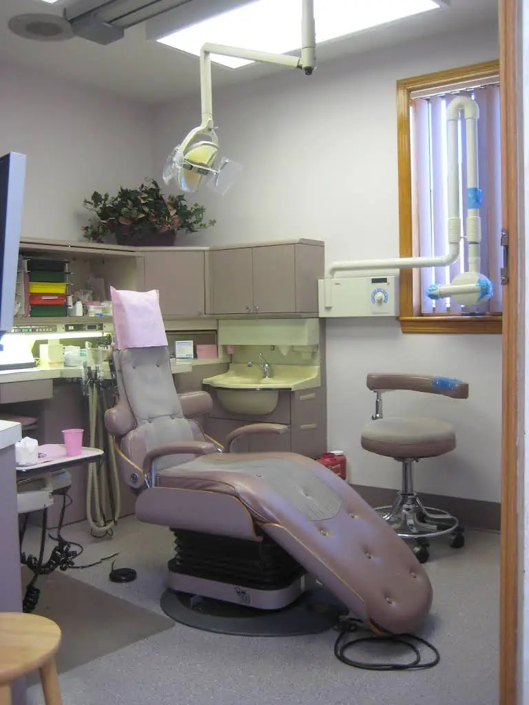 Williamsbridge Dental Care - Professional dental clinic exterior with modern facilities