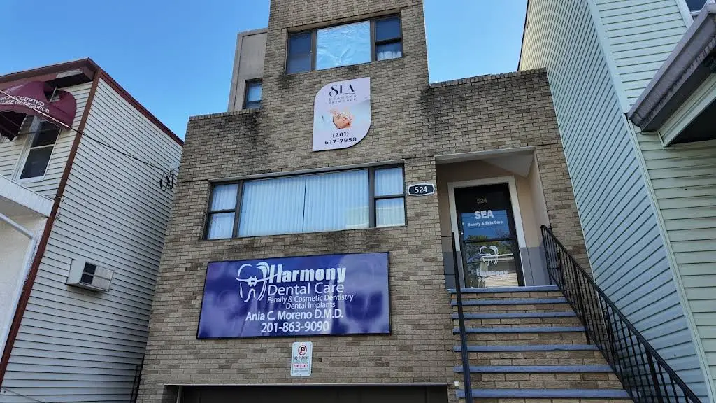 Harrison Healthy Smiles - Professional dental clinic exterior with modern facilities