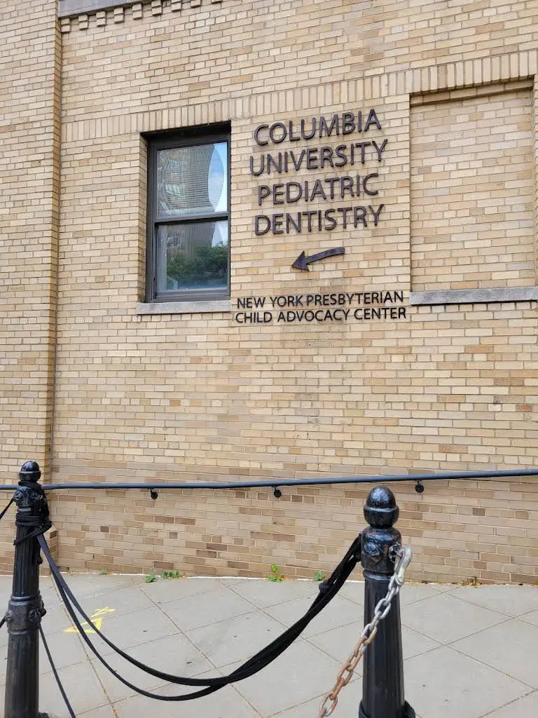 ColumbiaDoctors - Dentistry - Professional dental clinic exterior with modern facilities