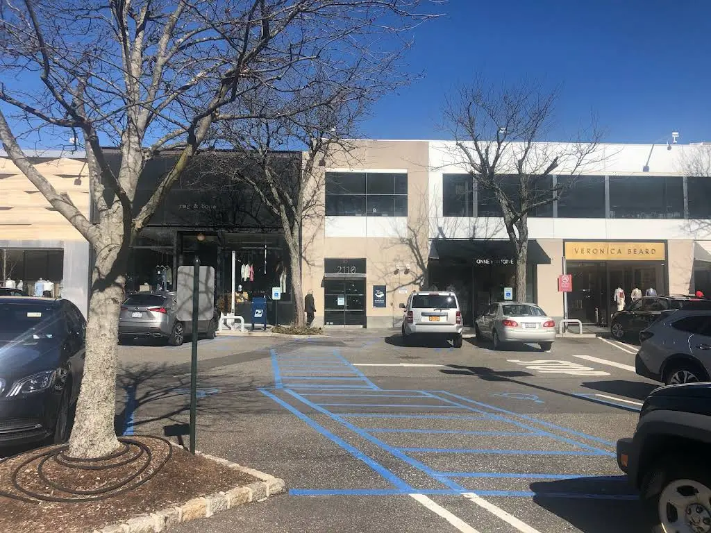 Manhasset Dental - Professional dental clinic exterior with modern facilities